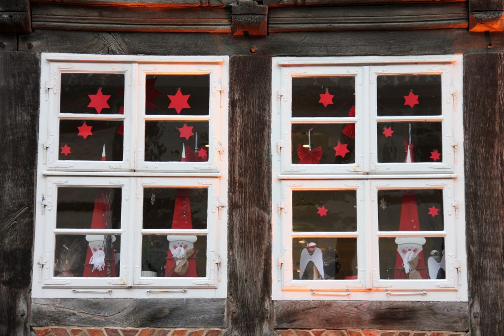 window-decor-christmas
